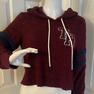 Tommy Hilfiger Burgundy Cropped Fuzzy Hoodie with Logo NWT sz Large
